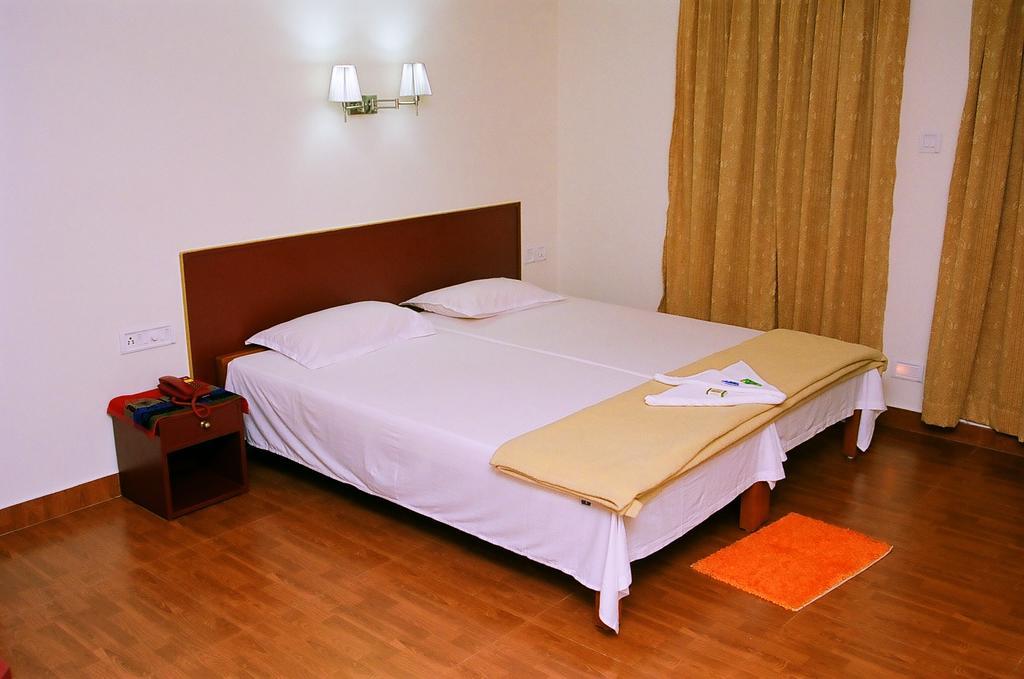Hotel Srinivas Kochi Dış mekan fotoğraf