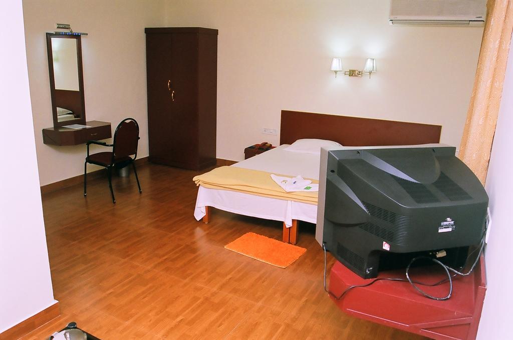 Hotel Srinivas Kochi Oda fotoğraf
