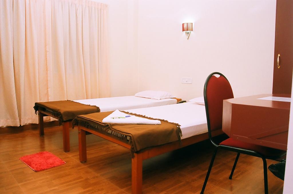 Hotel Srinivas Kochi Oda fotoğraf