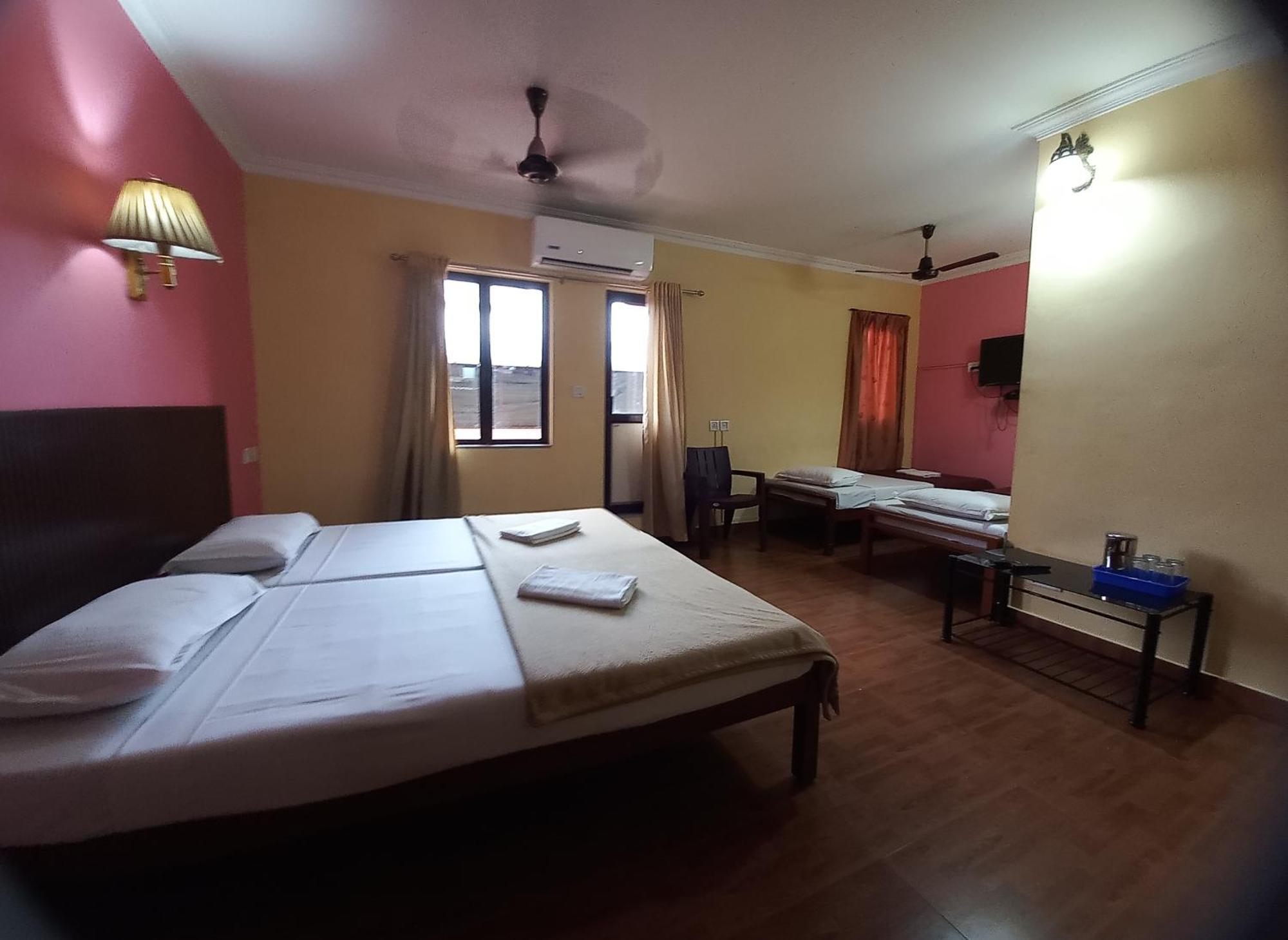 Hotel Srinivas Kochi Dış mekan fotoğraf