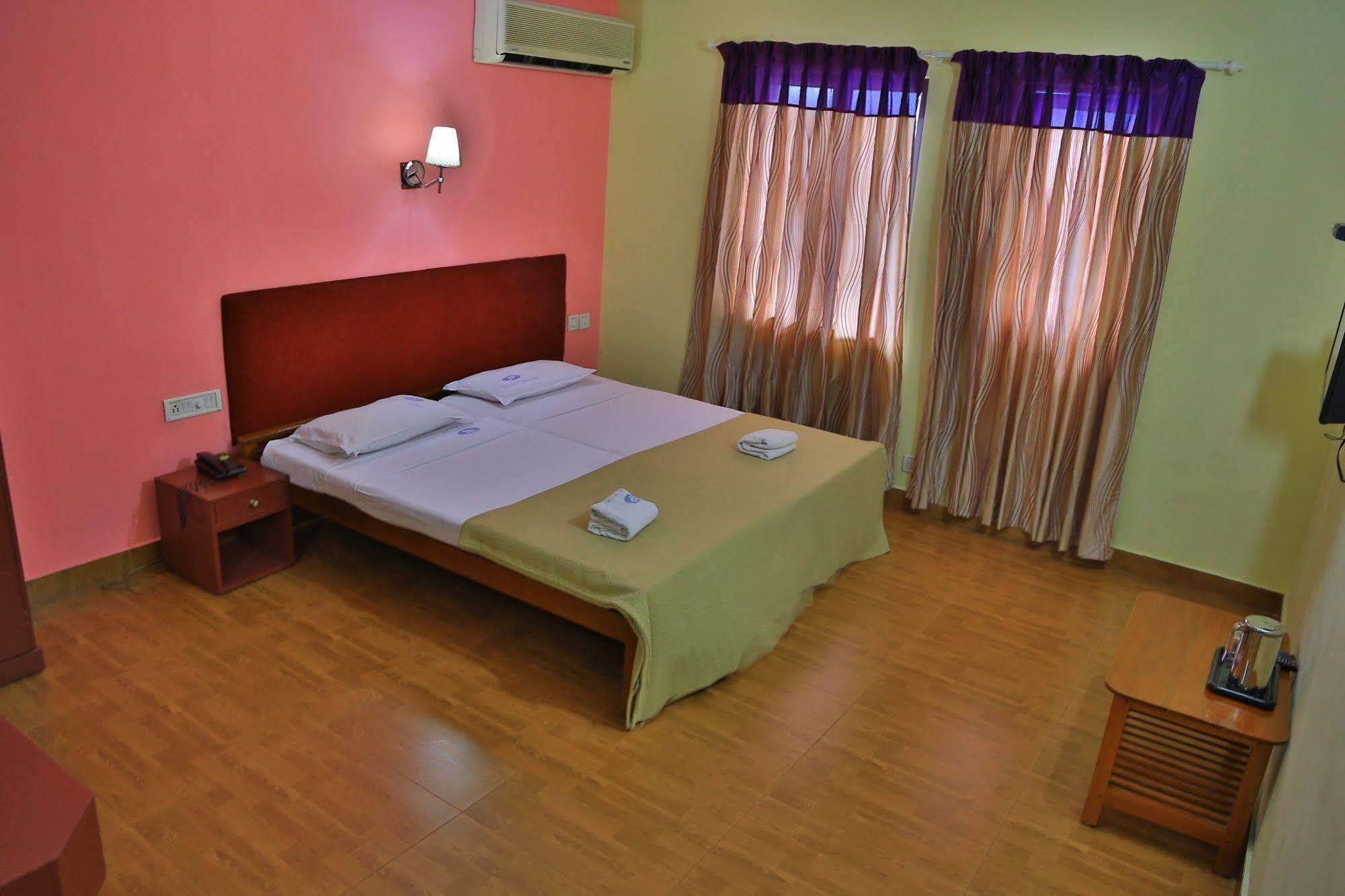 Hotel Srinivas Kochi Dış mekan fotoğraf